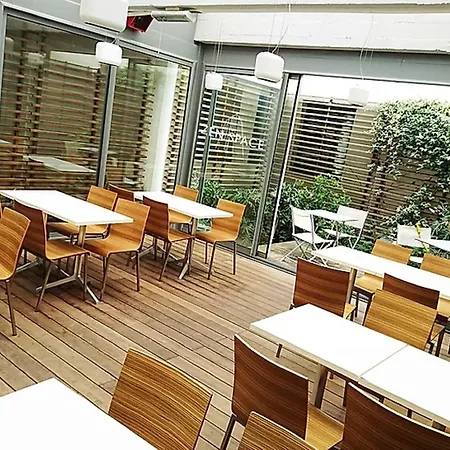 里尔城市酒店 3* 里尔