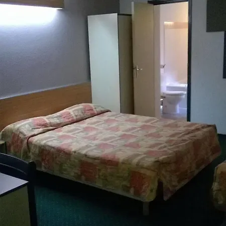 里尔城市酒店 3* 里尔